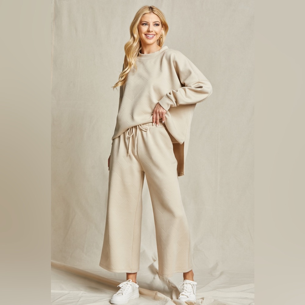 Beeson River - Taupe Textured Lounge Set